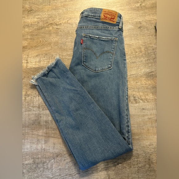 721 High Rise Skinny Levi Jeans - Picture 1 of 5